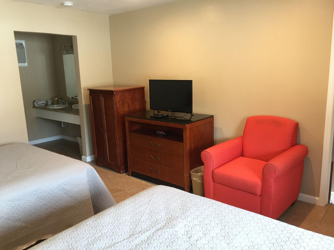 Others 5, Holiday Lodge, Nevada