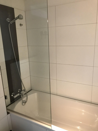 Bathroom 4, Hamilton Lodge & Spa, Brig
