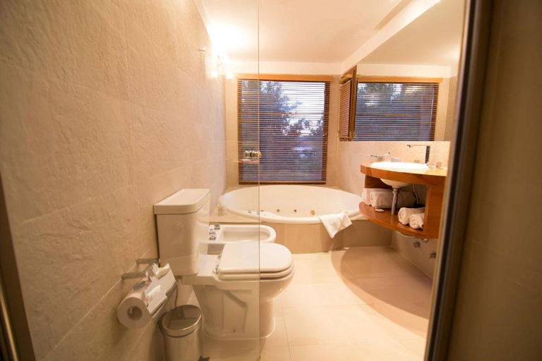 Bathroom 5, Rochester Bariloche, Bariloche