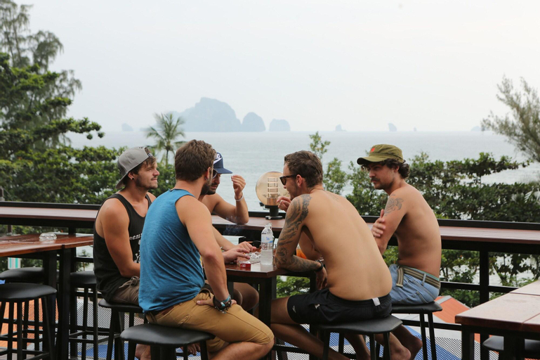Balcony Party Hostel Beachfront - Adults Only, Mueang Krabi