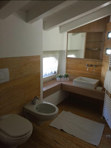 Bathroom 4, La Torre Bergamo House, Bergamo
