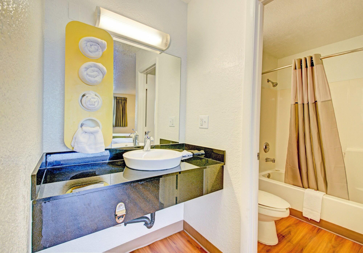 Bathroom 4, Motel 6 Cocoa Beach, FL, Brevard