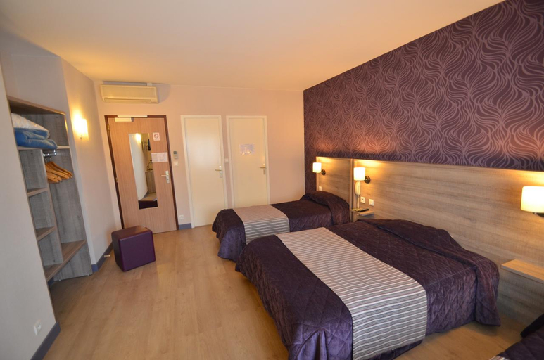 Bedroom 3, Logis Hotel Le Saint Georges, Vienne