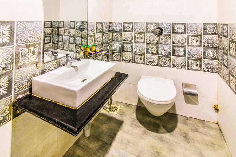 Bathroom 3, FabHotel Atlas Plaza Andheri East, Mumbai Suburban