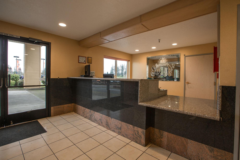 Public Area 2, Bridgeway Inn & Suites Sublimity, Marion