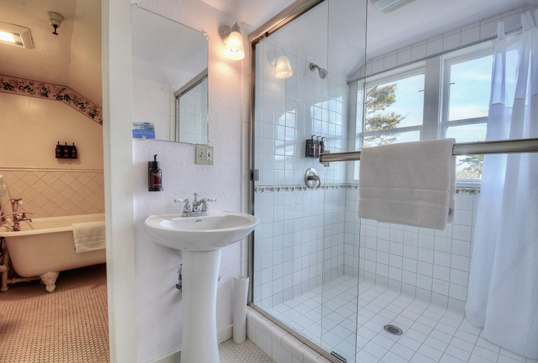 Bathroom 4, Centrella Inn, Monterey