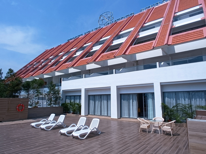 Exterior 10