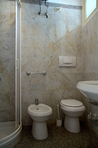 Bathroom 4, Guesthouse Rollando, La Spezia