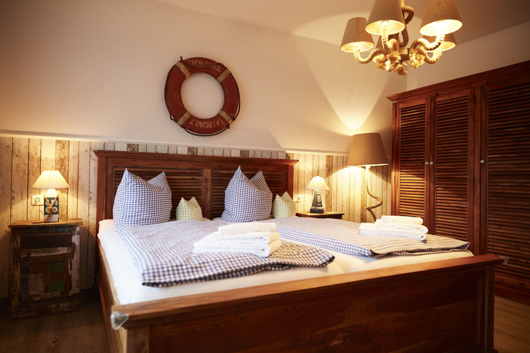 Bedroom 2, Bernstein-Hotel Bootshaus, Dithmarschen