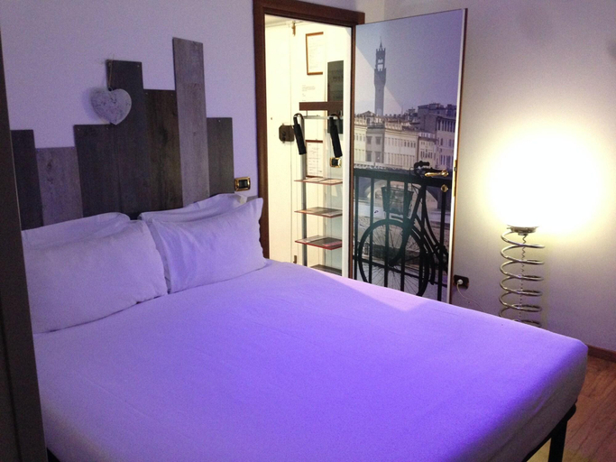 Bedroom 4, Jacuzzi Rooms, Roma
