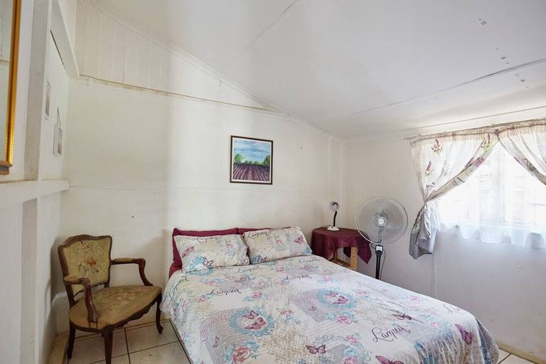 Bedroom 5, Cynthias Country House, Bojanala
