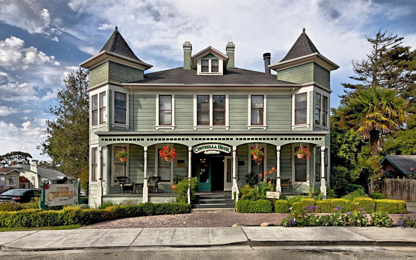 Exterior & Views