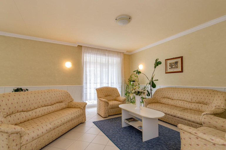 Public Area 2, Aqua Blue Hotel, Hajdúszoboszló