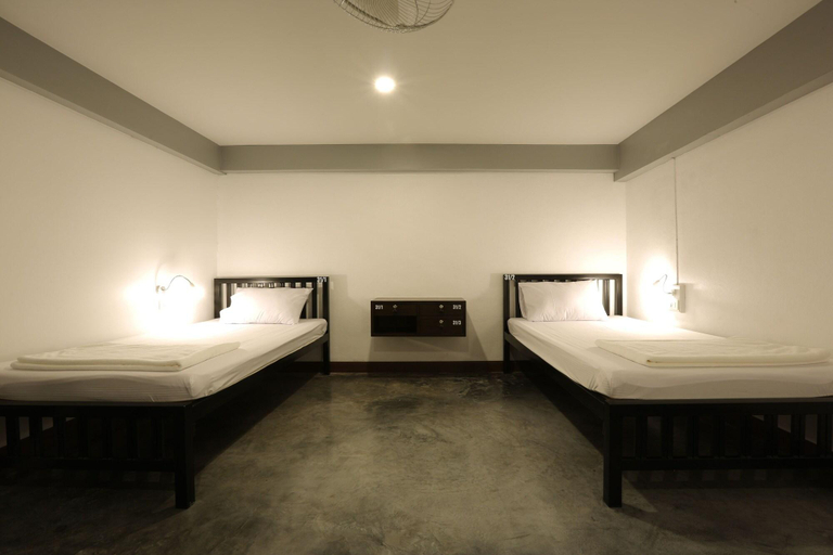 Bathroom 3, Balcony Party Hostel Beachfront - Adults Only, Mueang Krabi