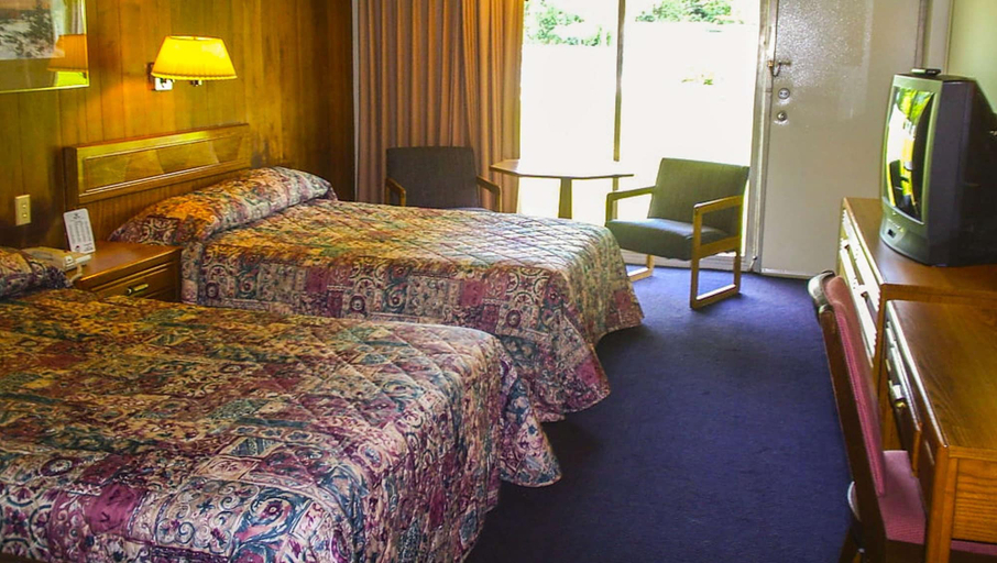 Bedroom 3, Kings Inn Cleveland, Cuyahoga