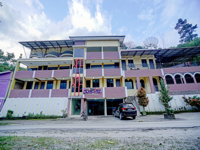 OYO 90331 Hotel Toba Shanda, Toba