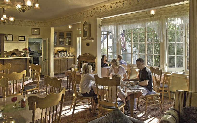 Food & Drinks 5, Centrella Inn, Monterey