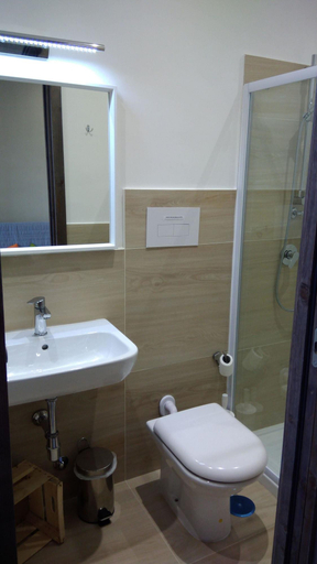 Bathroom 5, B&B Napoli Culture, Napoli