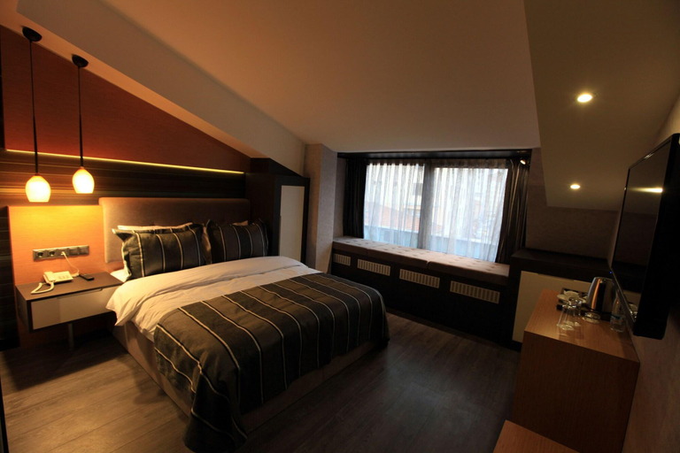 Bedroom 3, The Black Hotel, Merkez