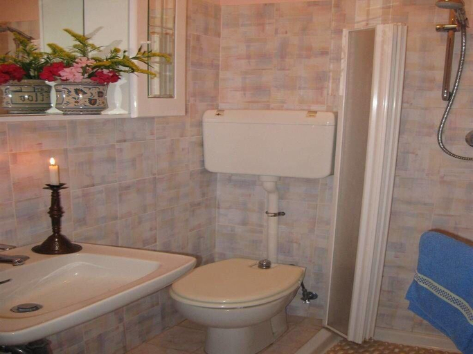 Bathroom 3, Prisca, Ravenna