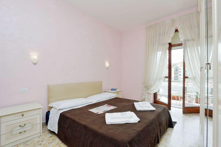 Bedroom 2, La Stazione Del Vaticano, Roma