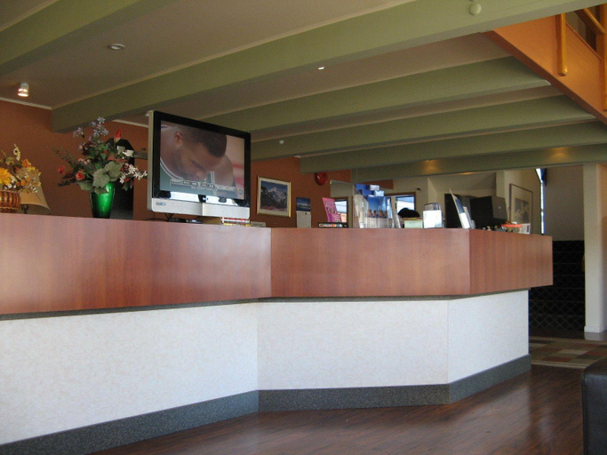 Public Area 3, Bellingham Lodge, Whatcom