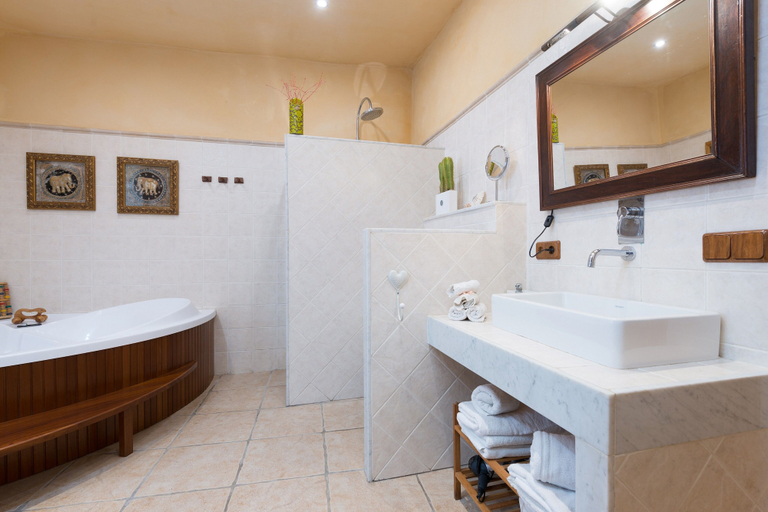 Bathroom 5, Ca Na Missa 10 - Villa With Private Pool In Llubí, Baleares
