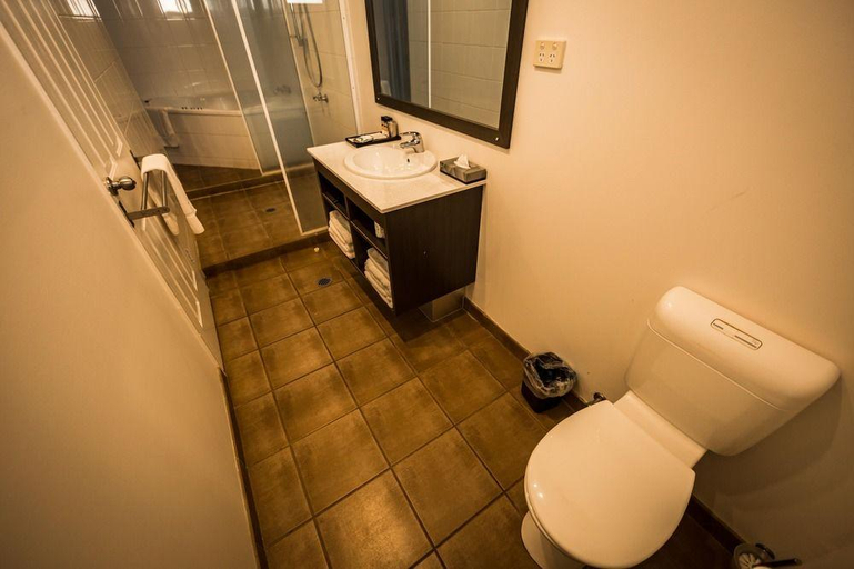 Bathroom 5, Kimberley Grande Resort, Wyndham-East Kimberley