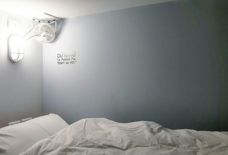 Public Area 2, Barn and Bed Hostel, Wattana