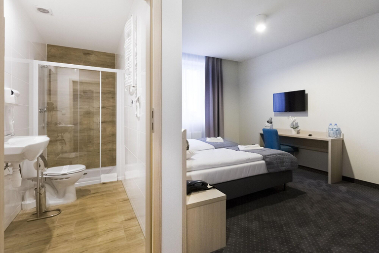 Bathroom 4, Hotel Silver, Bydgoszcz City