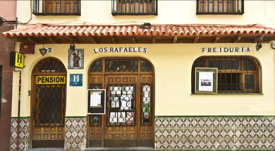Exterior & Views, Hostal El Peine, Madrid