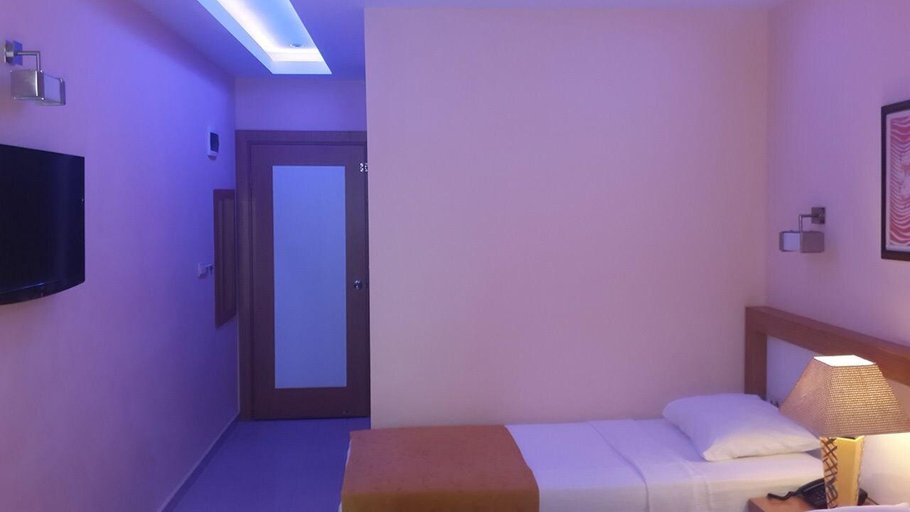 Bedroom 4, Kleopatra Ikiz Otel, Alanya