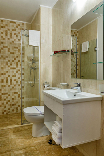 Bathroom 4, Mera Brise, Mangalia