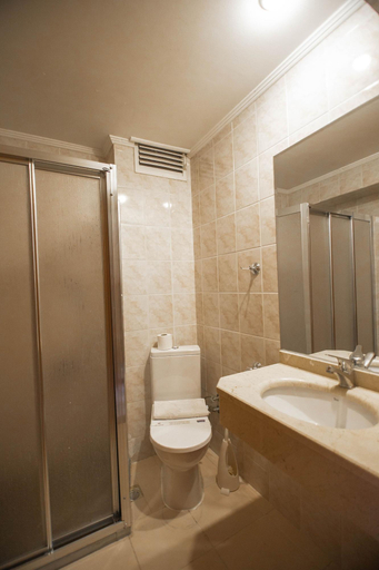 Bathroom 5, Sahinler Hotel, Fatih