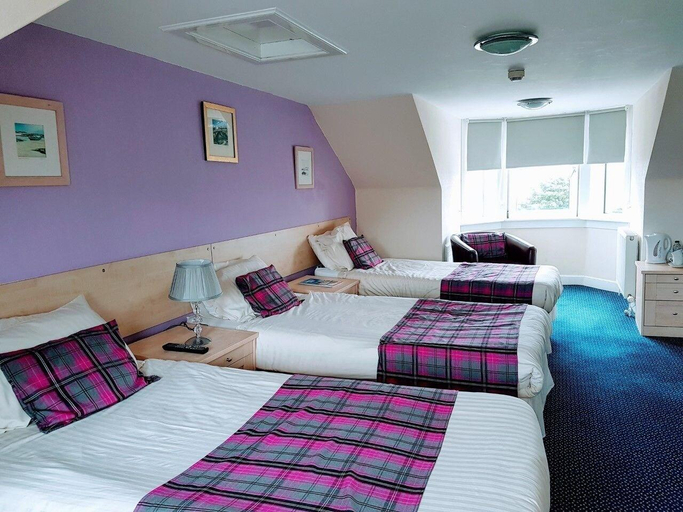Others, The Aboukir Hotel, Angus