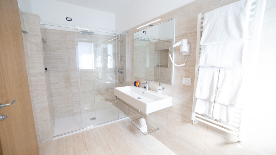 Bathroom 5, Principe Alogna Wellness & Spa, Palermo