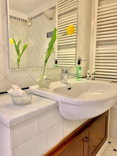 Bathroom 4, Antico Palazzo Scala, Napoli