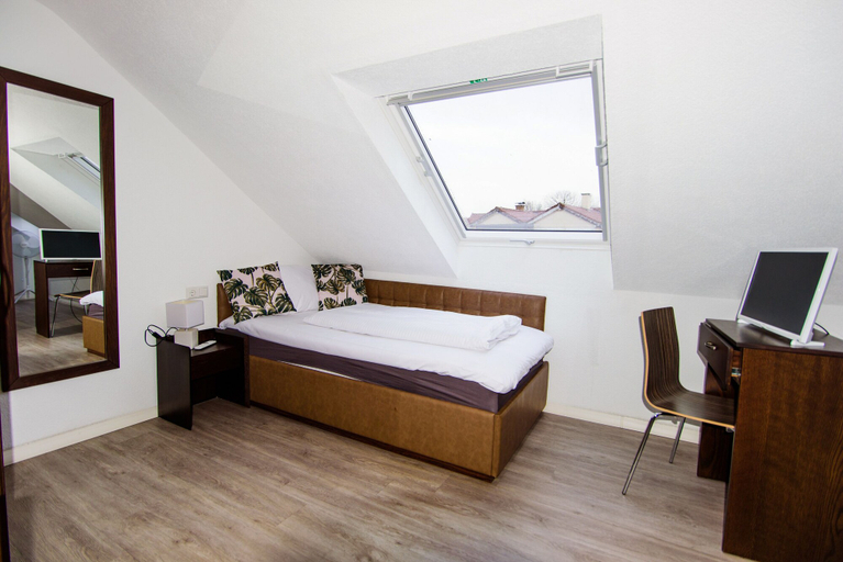 Bedroom 3, Hotel Filderhof, Esslingen