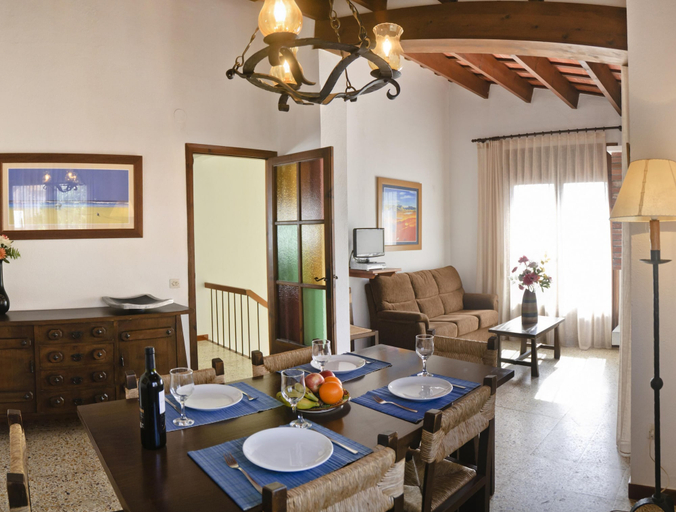 Others 5, AP Costas - Villa Piscis, Girona