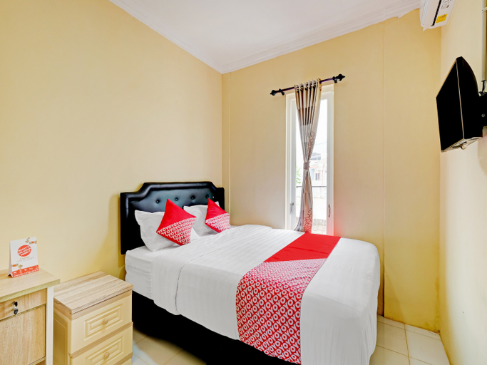 Bedroom 1, OYO 90424 Kangen House, Sleman