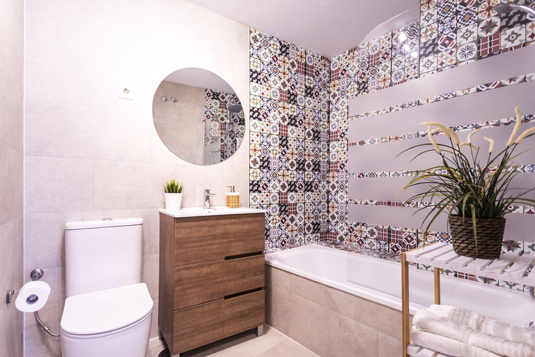 Bathroom, Exclusive Apartments Plaza Merced, Málaga