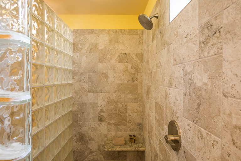 Bathroom 4, 2br/2ba At Kahaluu Beach W/ Pool, Spa, Ocean View 2 Bedroom Condo, Hawaii