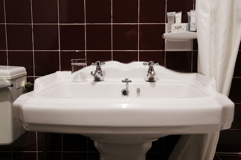 Bathroom 3, Walpole Bay Hotel & Museum, Kent