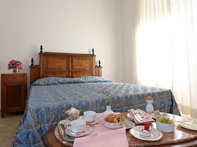 Food & Drinks, Camere del Camerlengo, Rome