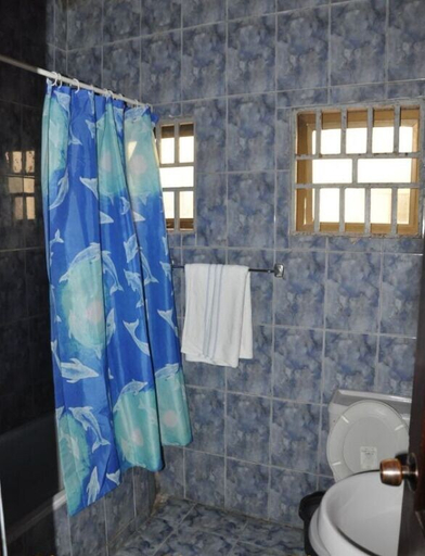Bathroom, Diplomat Beach Resort, Accra