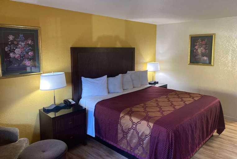 Bedroom 24