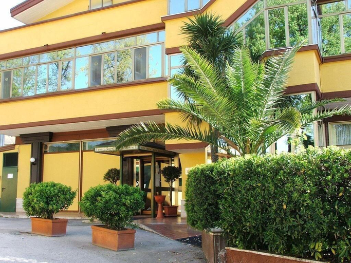 Exterior & Views 2, Cristal Hotel, Avellino