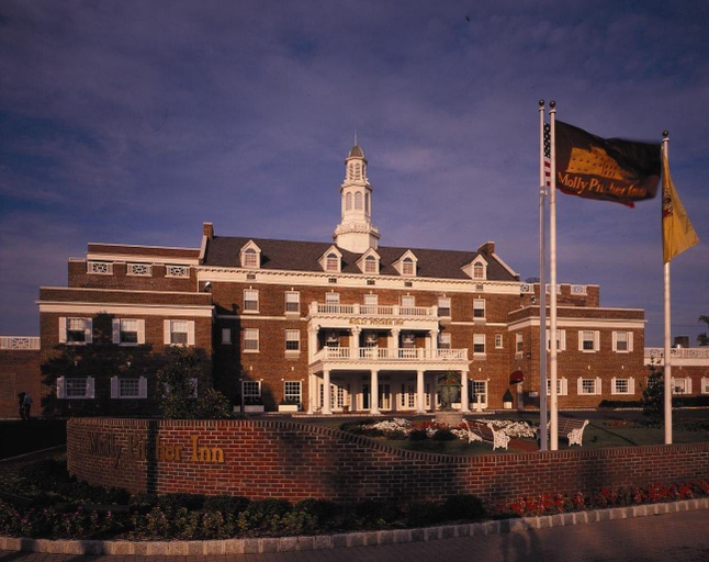 Exterior & Views 2, Molly Pitcher Inn, Monmouth