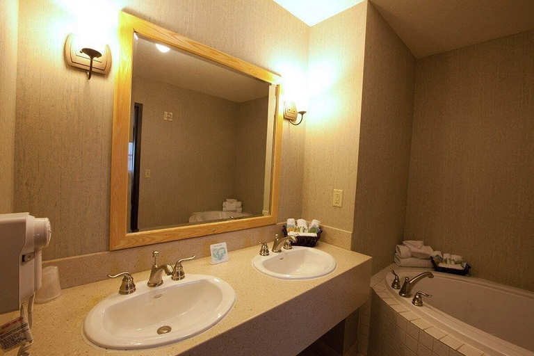 Bathroom 4, Kewadin Casinos St. Ignace Hotel, Mackinac