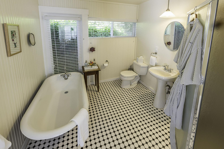 Bathroom 4, The Inn At Schoolhouse Creek, Mendocino
